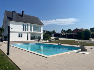Maison à Dorneda. Chalet de lujo con vistas al mar