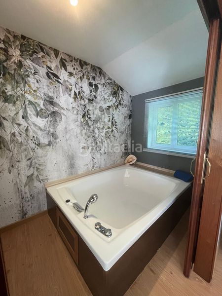 Foto c292ba34-5fa9-4f82-8f58-f4a76cb761a4. Maison avec chauffage parking piscine dans Dorneda Oleiros