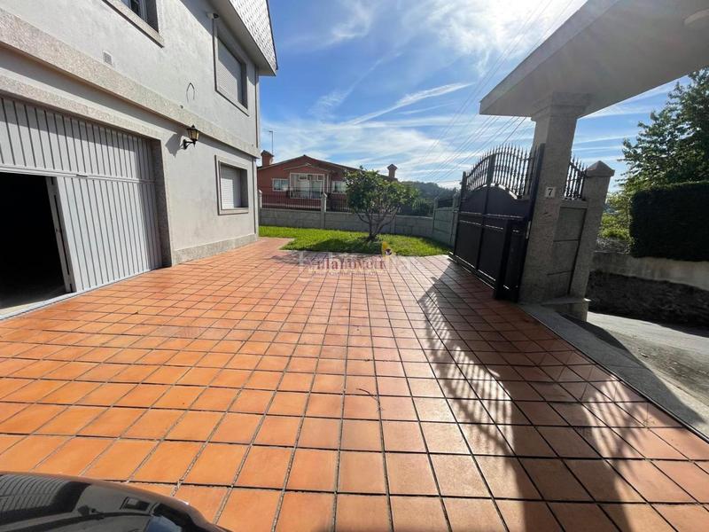 Foto 49267be3-2af5-4439-ab90-a89dd0c9794b. Chalet con parcheggio in Cabral - Candeán Vigo