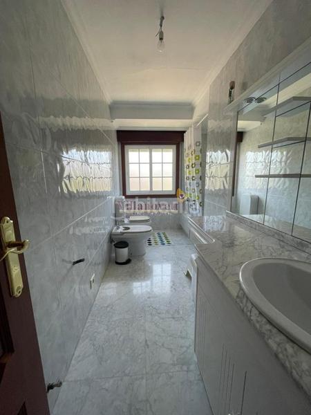 Foto b82c513b-c24c-47c3-bb3e-47caff9104a4. Chalet con parcheggio in Cabral - Candeán Vigo