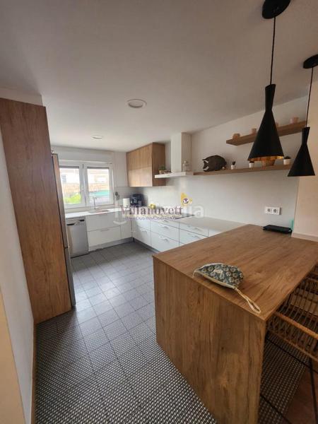 Foto 0db2a089-e136-4316-baa7-a1e24fd3e2b6. Casa a schiera con riscaldamento parcheggio in Baiona