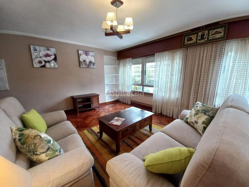 Foto 4d09e300-5534-4c59-bf40-064b3b565471. Rent flat with heating parking in Centro - Areal Vigo