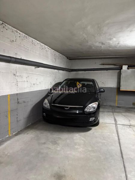 Foto d1d52dff-3d31-4b15-81fe-309ea5b89996. Aparcament cotxe a Casablanca - Calvario Vigo