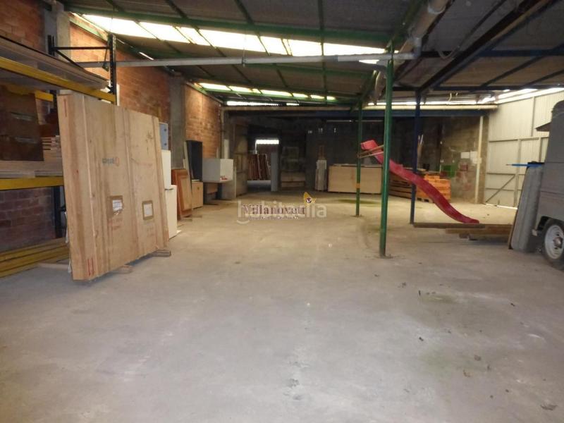 Foto aee2e986-7464-4bd4-a1d3-4d6dbf9cf059. Nave industrial en Chandebrito Nigrán
