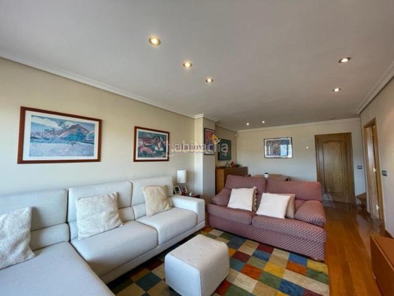 Foto c66cb93b-7c61-40e2-9fba-bdadc9e8e541. Chalet con riscaldamento parcheggio in Teis Vigo