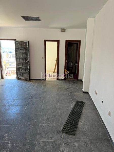 Foto c931f6bc-5943-4c0c-b56a-387c7bc2e0ee. Local comercial a Lavadores Vigo