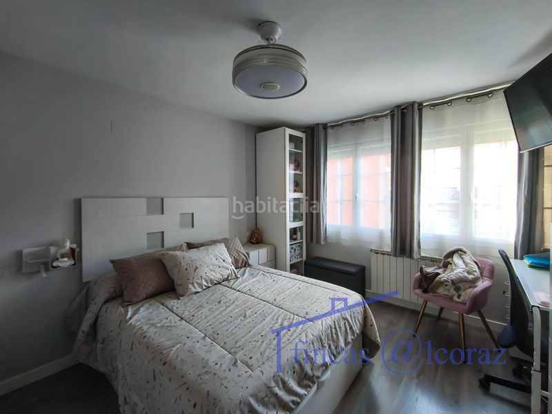 Foto 1112672a-9257-4216-b90e-9cde0a59424b. Pis amb calefacció aparcament a Los Olivos Huesca