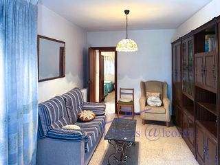 Flat in Santo Domingo y San Martín. Ramon y cajal
