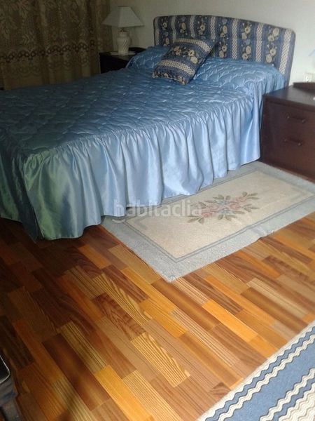 Foto 563f82d3-68fd-4326-b49c-2d93ee73b375. Casa aparellada amb aparcament a Lavadores Vigo