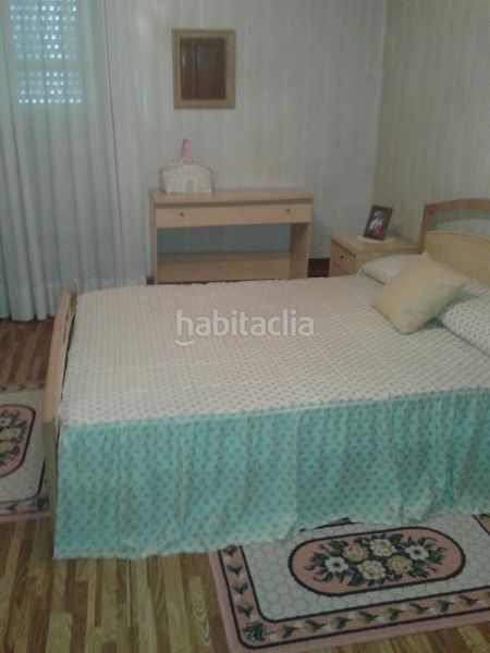 Foto ebeeea15-02b1-419a-b7db-233a1f57cdd7. Casa aparellada amb aparcament a Lavadores Vigo