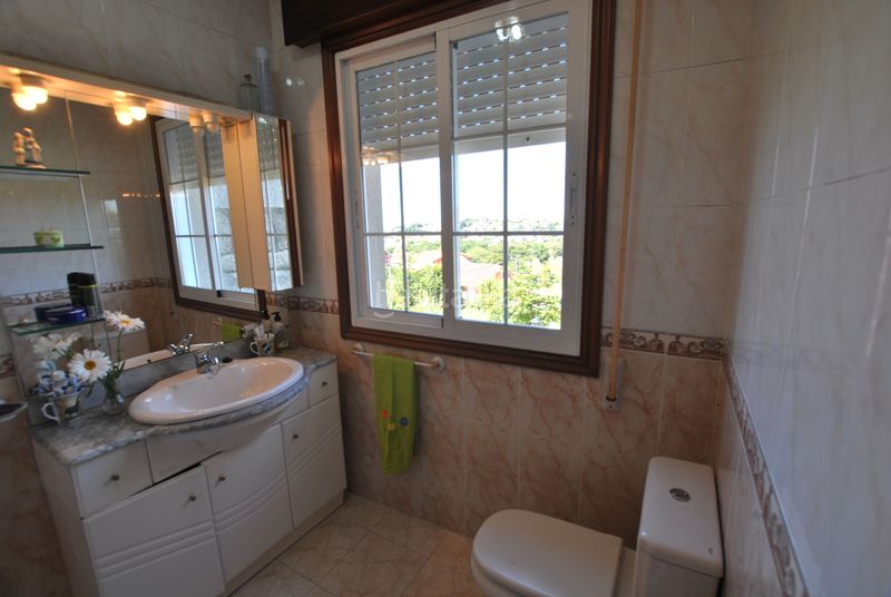 Foto a36efbf8-df06-4bc1-84b0-2539817539a2. Casa  con finca en Darbo en Darbo Cangas