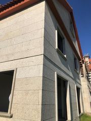 Semi detached house in Camiño do peirado 21