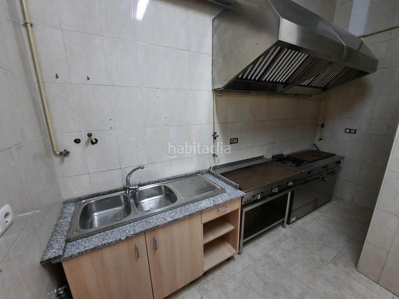 Foto d2c343c5-9c6b-4c3b-9714-f87ef7b933f6. Lloguer local comercial a rúa menéndez pelayo 28 a Vigo