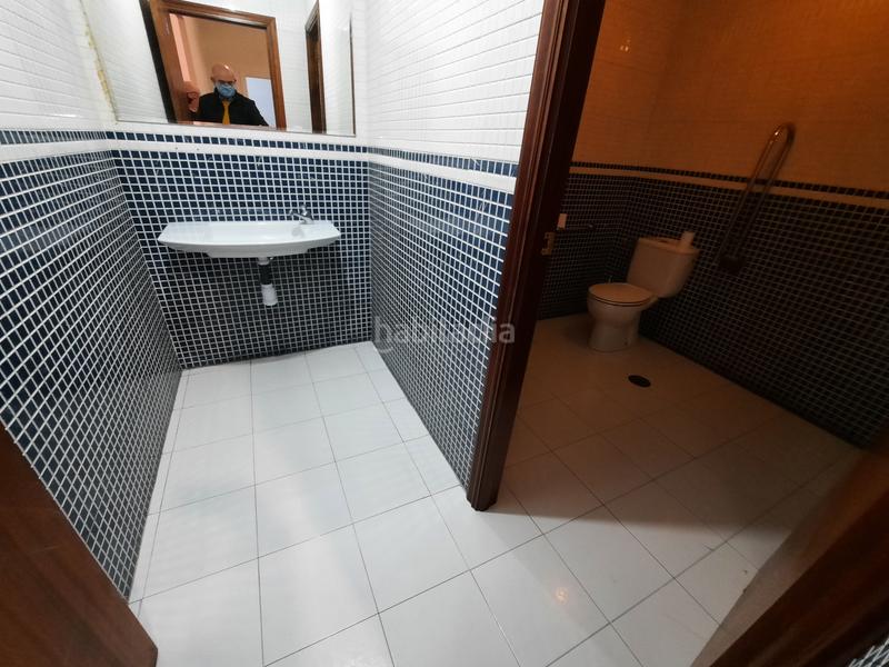 Foto f0f77b1f-6079-4a89-9dec-f5d7fc6f44ac. Lloguer local comercial a rúa menéndez pelayo 28 a Vigo