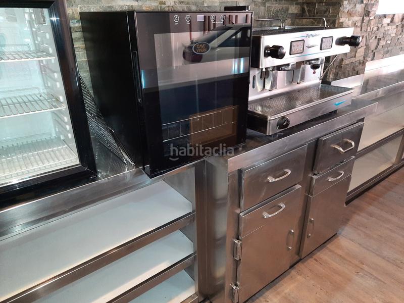 Foto e5e1e392-4898-4488-b62a-a3e2ac092f44. Rent business premise in rúa menéndez pelayo 28 in Vigo