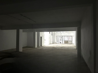 Business premise in Rúa do Ecuador 90