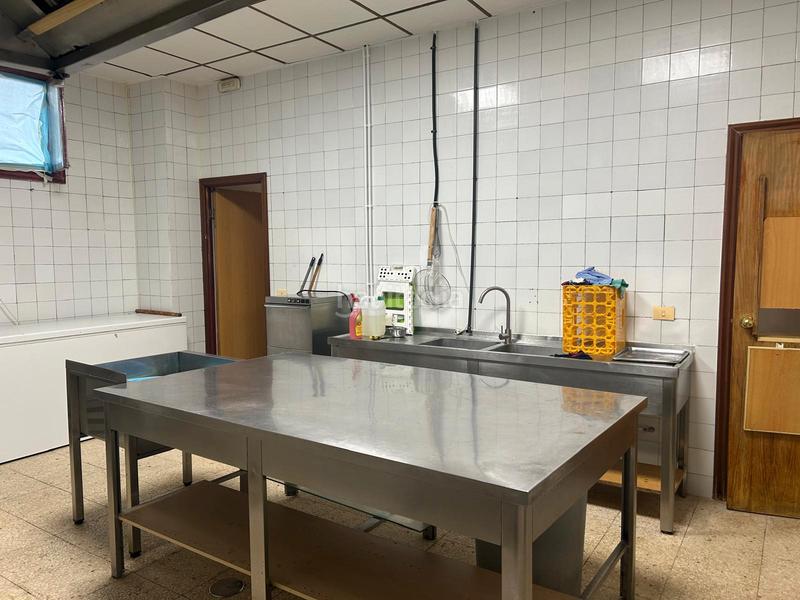 Foto 38dee6c1-ab7e-40ef-a320-8cd236d880d9. Geschäftsraum in avenida das camelias 88 in Camelias - Pi y Margall Vigo