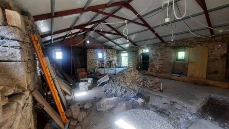 Foto b377499c-86ae-448b-b573-11876543cb62. Casa aparellada a Covelo (O)