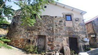 Doppelhaus in Covelo (O). Zona tranquila