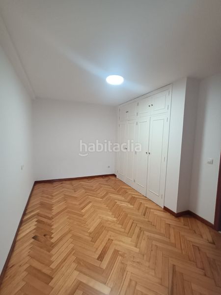 Foto 0508c216-ac9e-489a-88f2-9ea026af8392. Rent flat with heating parking in Teis Vigo