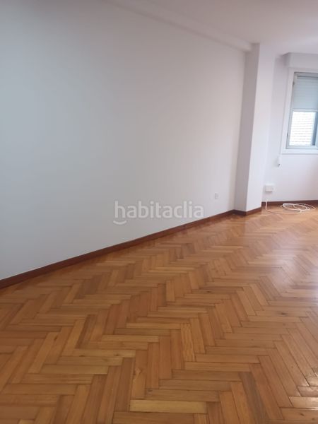Foto b747a491-7ce2-4ae4-aa63-2035b59691f7. Rent flat with heating parking in Teis Vigo