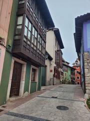 Edifici  Barrio cotiello alto. Edificio centro llanes