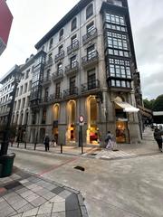 Local Comercial en Calle Marqués de Pidal