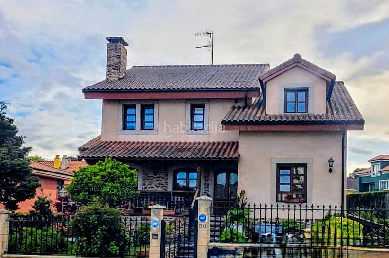 Foto 1063c994-aeb8-4d53-8396-5e944b7bf14a. Chalet  impecable centro en El Carbayedo - El Quirinal Avilés