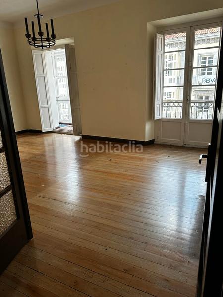 Foto 704bcc1a-ba67-43ac-bea8-d0b212fc5e55. Pis a calle de la cámara 40 a Centro Avilés