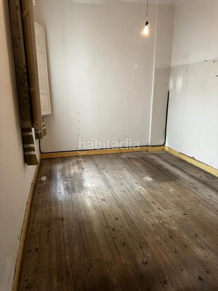 Foto 9bd92fb6-7cee-45eb-9a4d-001f377370dd. Pis a calle de la cámara 40 a Centro Avilés