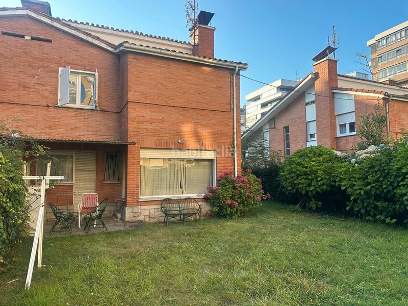 Foto a0ea6f31-5b2d-4a17-9e84-ec1447496e6b. Casa pareada en calle alcalde luis treillard n16 casa pareada en Salinas en Castrillón