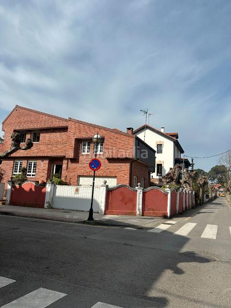 Foto 197071be-217e-47d4-88df-a01120f5b282. Chalet in calle bernardo álvarez galán 46 in Salinas Castrillón