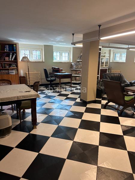 Foto 2dc14fde-3cc9-4411-a7c4-c3427bfc9549. Chalet in calle bernardo álvarez galán 46 in Salinas Castrillón