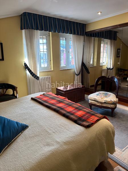 Foto 3c03dd06-37e1-423f-89a4-c42f4b4bd7e8. Chalet in calle bernardo álvarez galán 46 in Salinas Castrillón