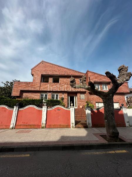 Foto 56759944-9197-4ca8-a2d6-e4245d60686b. Chalet in calle bernardo álvarez galán 46 in Salinas Castrillón