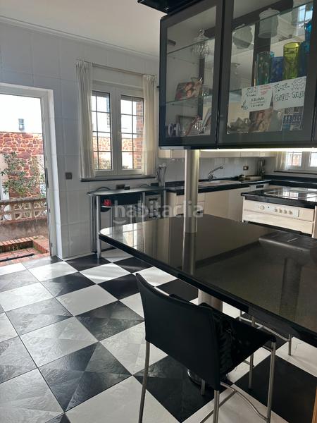 Foto 8996aef7-166e-411a-b88a-606e5645ecc9. Chalet in calle bernardo álvarez galán 46 in Salinas Castrillón