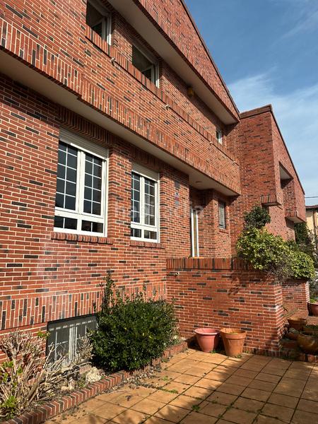 Foto 8b53420a-22aa-4455-8e1f-f09cf6ce3db5. Chalet in calle bernardo álvarez galán 46 in Salinas Castrillón