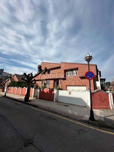 Foto a5914904-3916-46d1-a08e-bcf9ee558a62. Chalet in calle bernardo álvarez galán 46 in Salinas Castrillón