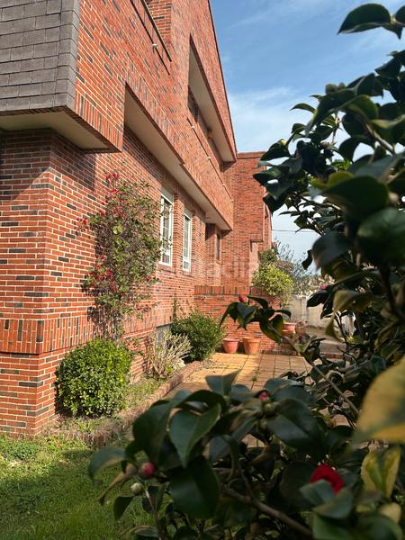 Foto e8270f17-7377-463f-a656-633a36d76718. Chalet in calle bernardo álvarez galán 46 in Salinas Castrillón