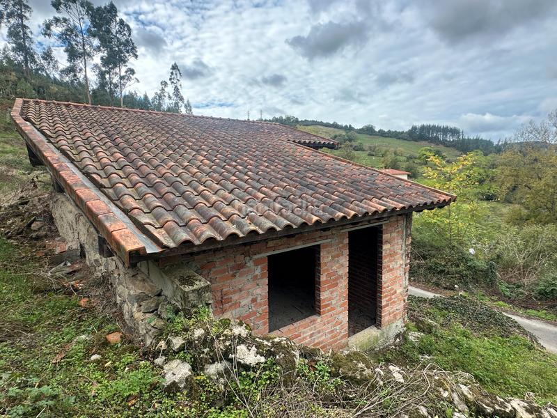 Foto d51e8974-8bbb-43c5-be36-4351b6195fdf. Masia a Salas