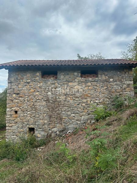 Foto e04e6c89-00c0-4934-ae6c-bbb5b5809b7f. Masia a Salas