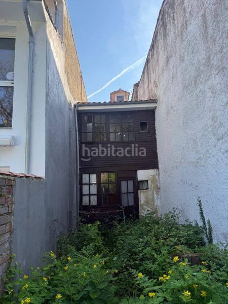 Foto df10163a-1cb6-49ad-b3f2-5dfe1757e62c. Edifici a calle rivero 42 a Centro Avilés
