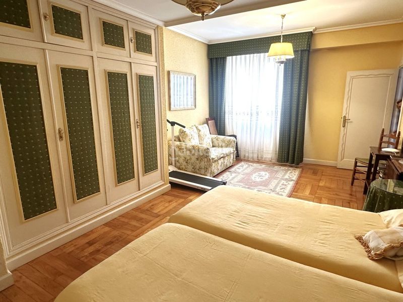 Foto e56d8c96-f8b2-4075-9e4e-7a3fff6f4307. Dúplex a calle uría 44 a Salesas - Foncalada - Campoamor Oviedo