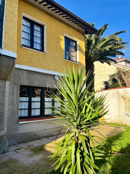 Foto 6eedc8a6-545f-4f35-bb0e-dfec6e7910c8. Casa a calle príncipe asturias 20 a Salinas Castrillón