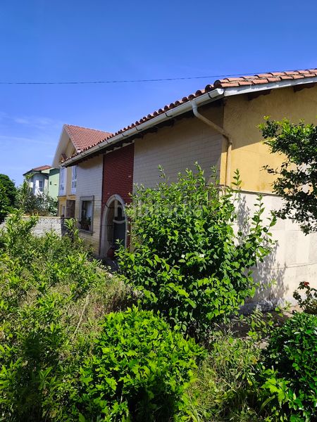 Foto c5bbcd71-2966-4989-9286-fd60b3ce83ce. Casa a El Carbayedo - El Quirinal Avilés
