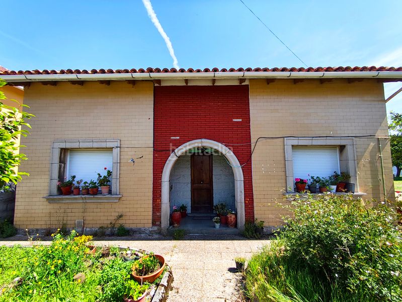 Foto e168767d-7762-4bdd-8e9d-8c8a5a40d021. Casa a El Carbayedo - El Quirinal Avilés