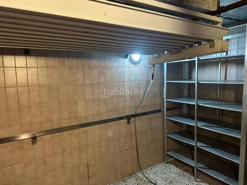 Foto 0fa5fcaf-0cc6-4e48-b2b9-a6fdd0074d95. Alquiler local comercial local céntrico alquiler Salinas en Castrillón