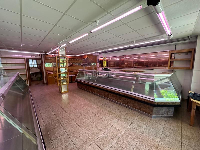 Foto 34709904-a5d4-4738-9580-2cd34976de23. Lloguer local comercial a Salinas Castrillón