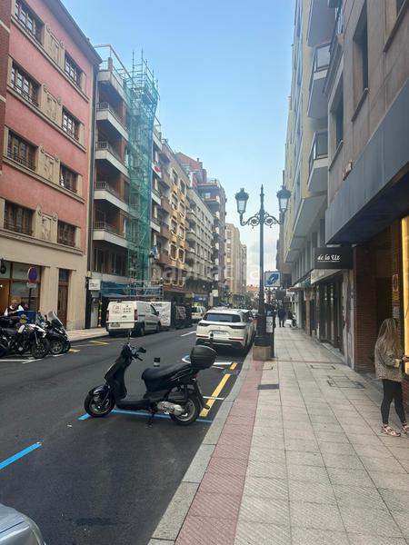 Foto 2898f21a-257a-4d57-bed8-24600f196943. Rent business premise in calle marqués de teverga 5 in Oviedo