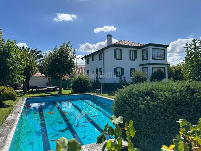 Foto 8714bffe-a299-4542-aa41-7f22feb72018. Casa amb xemeneia calefacció aparcament piscina a Castrillón